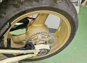 Montage de la roue Ar / pneu et couronne
